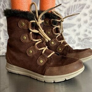 Sorel Women's Explorer brown faux fur trimmed Joan winter Boots Size 9